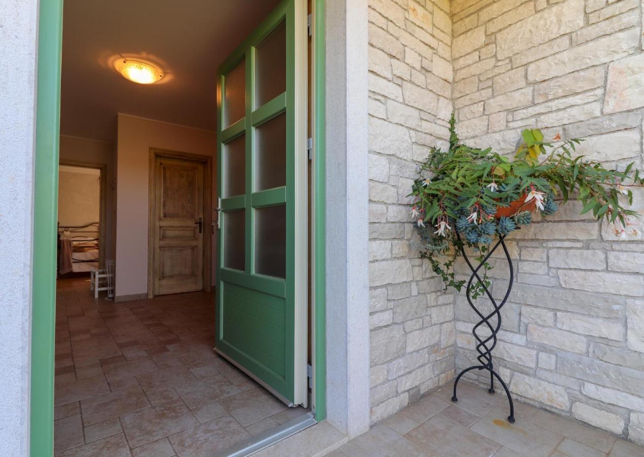 Villa Nona Marija Sveti Lovreč Pazenatički Exterior foto